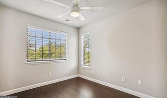 7012 IRWELL Ln 14F, Alexandria, VA 22315