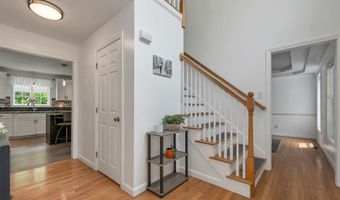 537 Pingree Hill Rd, Auburn, NH 03032