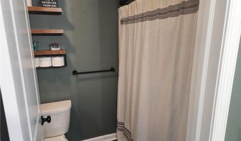 139 Frank Dr, Allen, PA 18067