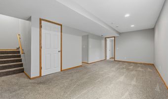 1002 Poe Ave, Ames, IA 50014