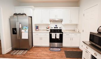 235 S Fork Dr, Baxley, GA 31513
