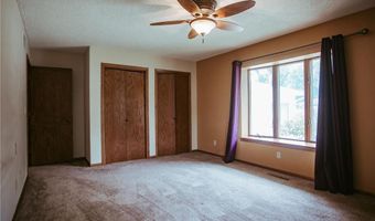 610 25th St SW, Austin, MN 55912