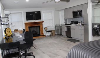 7703 NEWCASTLE Dr, Annandale, VA 22003