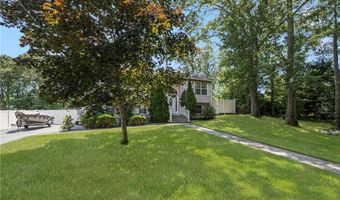 27 Tartaglia St, Johnston, RI 02919