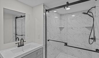 35 Church St, Allentown, NJ 08501