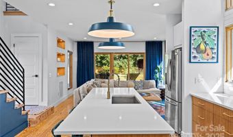 2553 Elkwood Cir, Charlotte, NC 28205