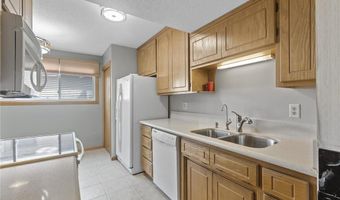 4348 Arden View Ct, Arden Hills, MN 55112