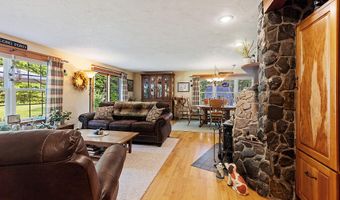 1 Castle View Ln, Belgrade, ME 04917