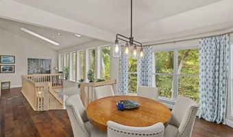 915 Timber Glen Ln, Ballwin, MO 63021