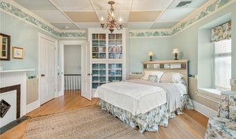 287 Gibbs Ave, Newport, RI 02840