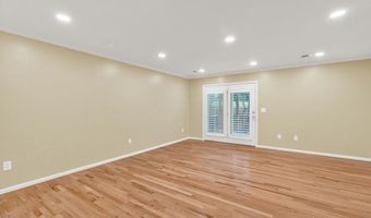 817 NE Wayne Ave 17, Abingdon, VA 24210