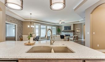 7726 E Turquoise, Bel Aire, KS 67226