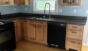 1 Edgewood Ave, Hopkinton, RI 02804