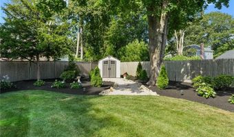 15 Harwood Rd, East Greenwich, RI 02818