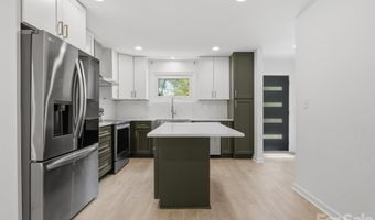 3633 Rosehaven Dr, Charlotte, NC 28205