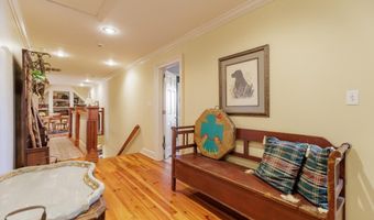 708 Town And Country Dr, Adel, GA 31620