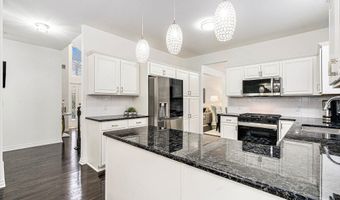 1360 Fairlane Dr, Ann Arbor, MI 48104