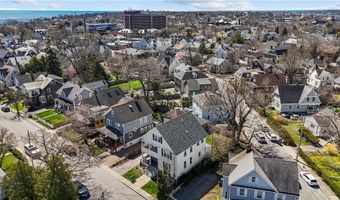20 Summer St, Newport, RI 02840