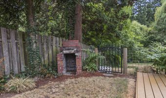 504 ABERNETHY Rd, Oregon City, OR 97045