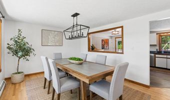 836 Old Post Rd, Arundel, ME 04046