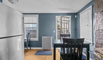 26 Perry St 1, Newport, RI 02840