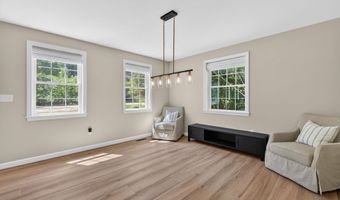 47 Chestnut Dr, Allenstown, NH 03275