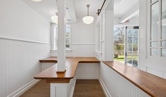 11 Indian Wells Hwy, Amagansett, NY 11930