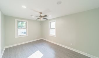 901 Palmer Ave, Holmdel, NJ 07733