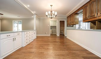 521 W CROSS St, Benton, AR 72015