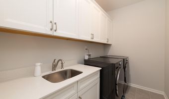 2300 Kingscup Ct, Apex, NC 27502