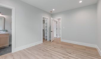 809 N KENMORE St, Arlington, VA 22201