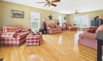 32 Diamond Dr, Barboursville, WV 25504