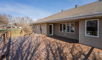 1415 Birchwood Ln, Aberdeen, SD 57401