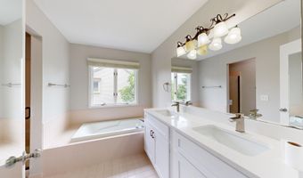 2425 Foxway Dr, Ann Arbor, MI 48105