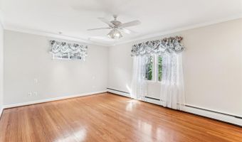 5813 MIDHILL St, Bethesda, MD 20817