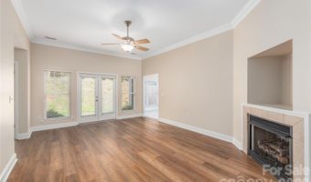 8 Kaylor Dr, Arden, NC 28704