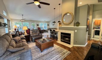 7327 Oak Knoll Dr, Indianapolis, IN 46217