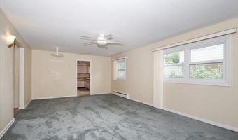 831 S Mitchell Ave, Arlington Heights, IL 60005