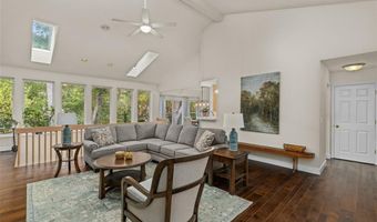 915 Timber Glen Ln, Ballwin, MO 63021