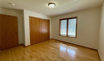 2733 Campus Ln, Albert Lea, MN 56007