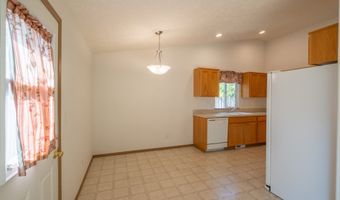 746 NW DESERT PINE St, Albany, OR 97321