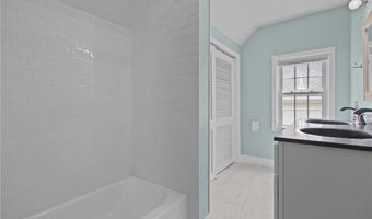 358 Pawtuxet Ave, Warwick, RI 02888