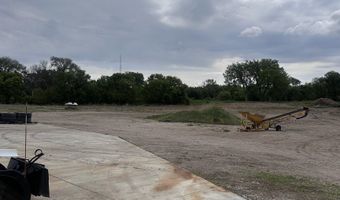 601 E 10th St, Alton, IA 51003