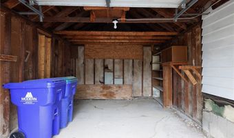 89 Center St, Evans, NY 14006