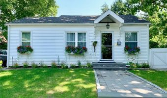 18 Sylvan St, Newport, RI 02840