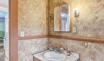 28 Davenport St, Augusta, ME 04330
