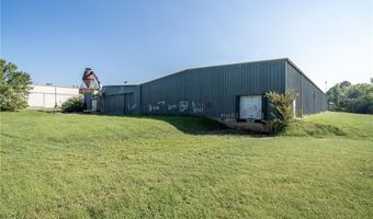 909 C St, Barling, AR 72923
