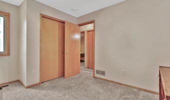 2674 Cutters Grove Cir, Anoka, MN 55303