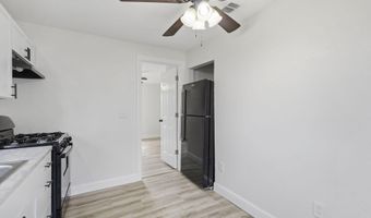 119 E Pearl St, Aurora, MO 65605