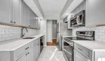 26 Essex Ct 26, Brookfield, CT 06804